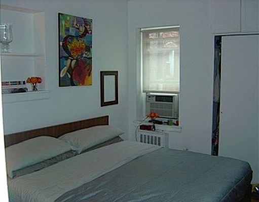 3rd image of 317 W 21st St APT 1A