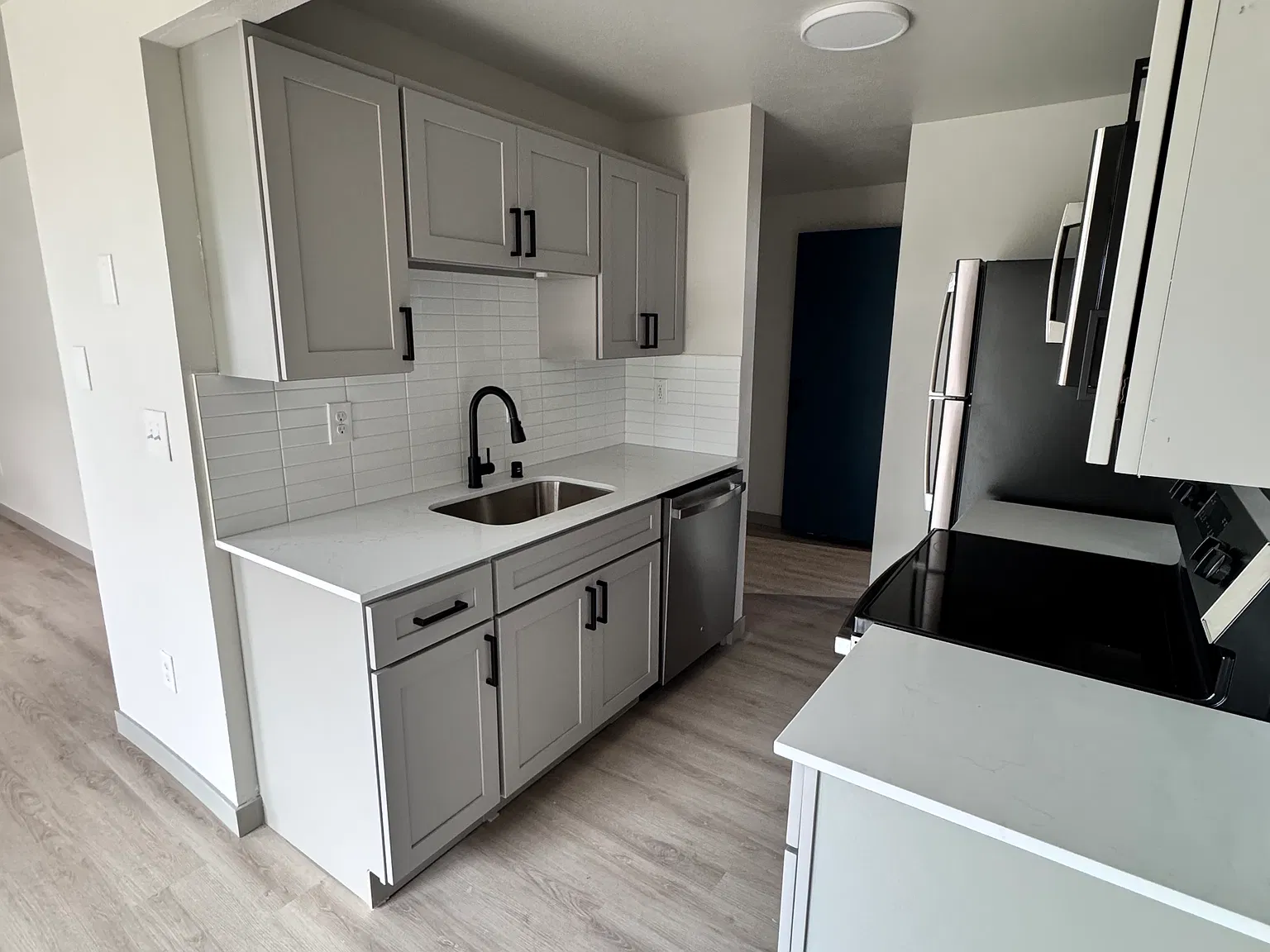 2 bed, 1060 sqft, $2,100 — Photo 1