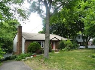 129 Cloverdale Ave, Paramus, NJ 07652