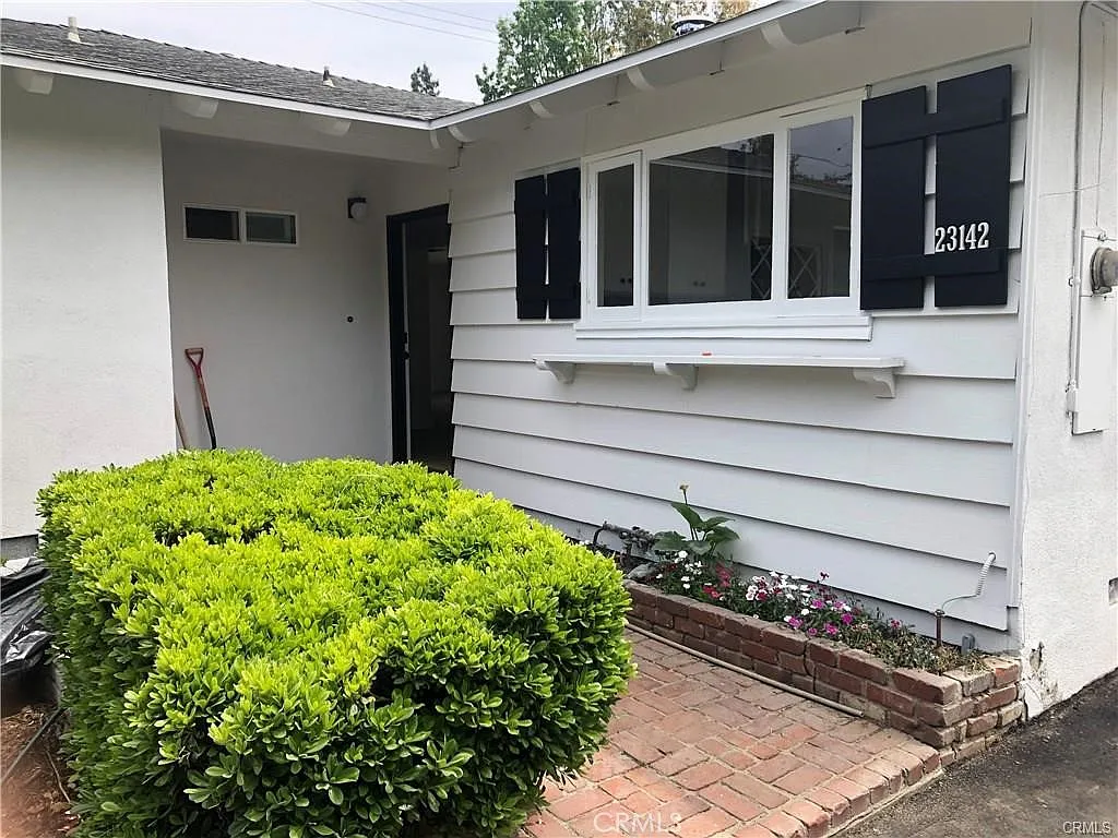 6 bed, 3265 sqft, $11,000 — Photo 3