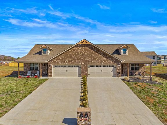 5th image of 3040 Villas Creekside Dr