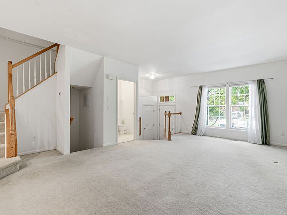 3rd image of 1414 Park Garden Ln