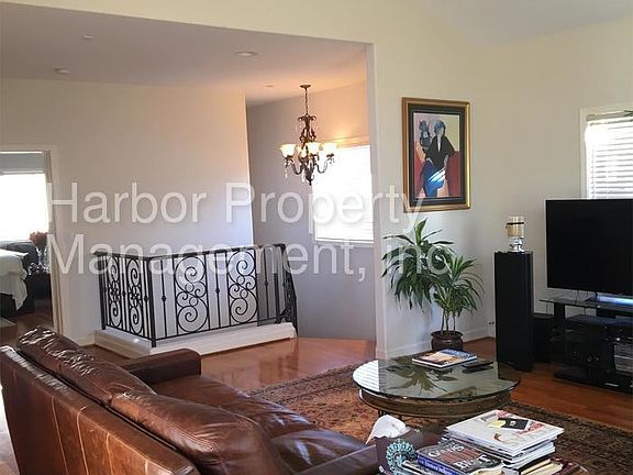 2nd image of 211 S Francisca Ave