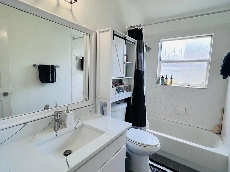 11831 Derbyshire Dr — Photo 40