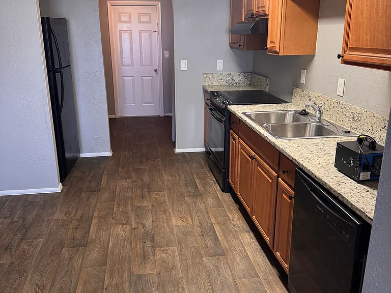 7812 40th Avenue Dr W — Photo 2