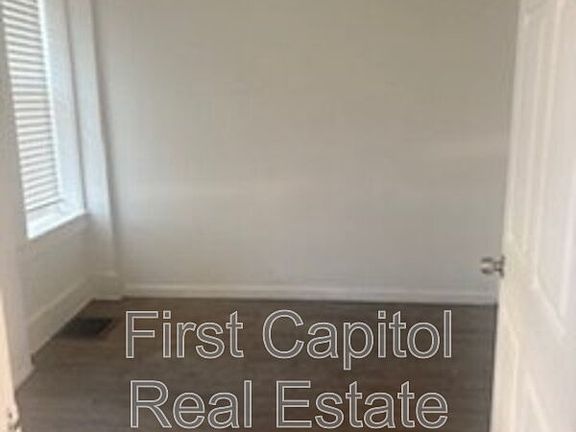3rd image of 1800 Market St