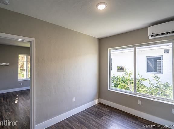 5th image of 610 16th St APT 3