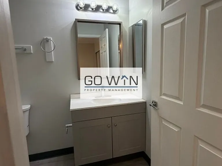 23 E Illini St — Photo 41