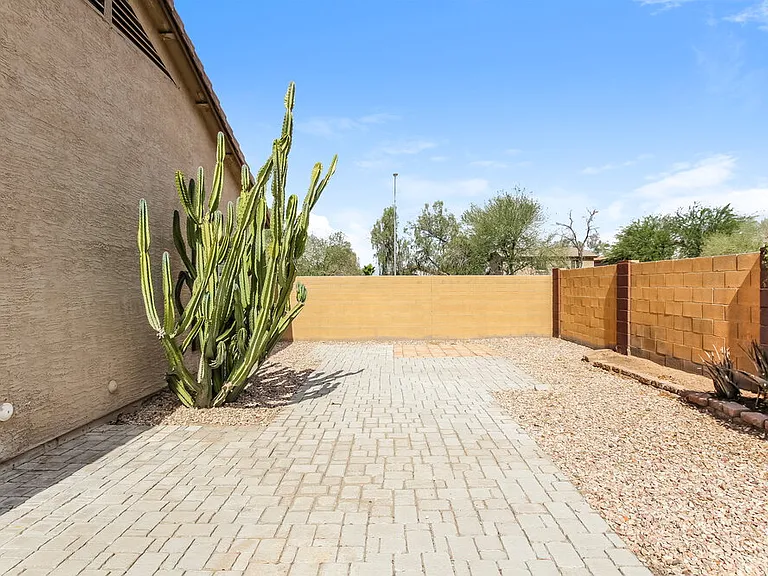 5438 W Pollack St — Photo 15