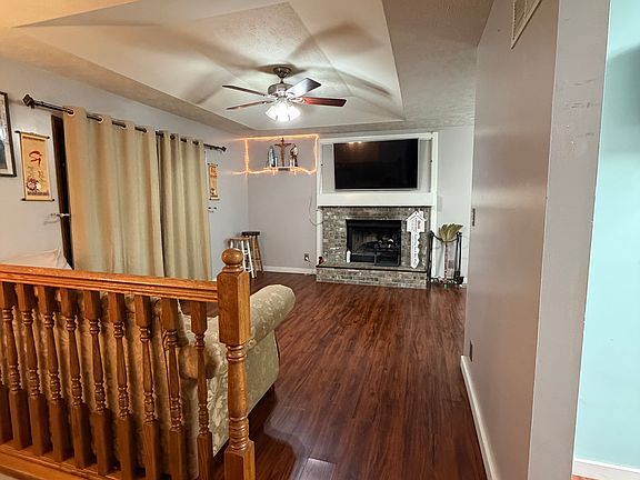 2nd image of 2333 SW 17th St