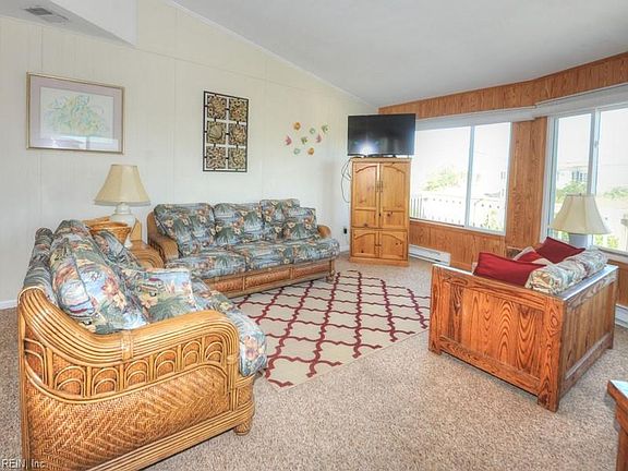2nd image of 2933 Sandfiddler Rd