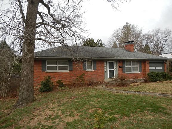 2nd image of 934 Brookhaven Dr