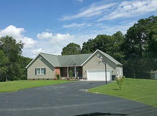 132 Spruce St, Canvas, WV 26662