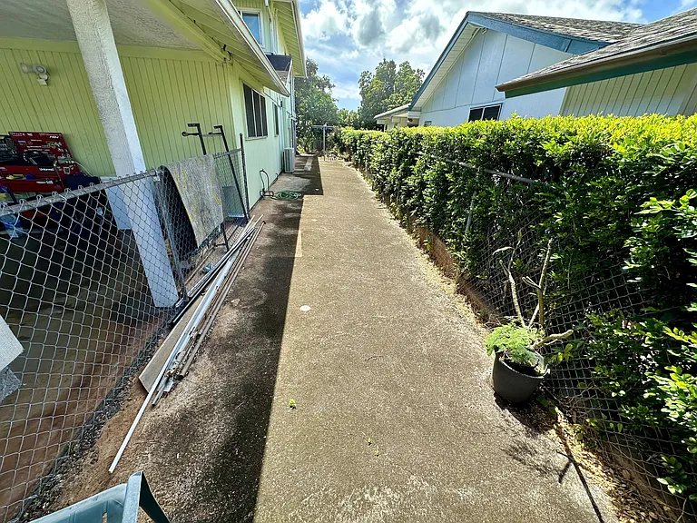 1940 Palamoi St — Photo 13