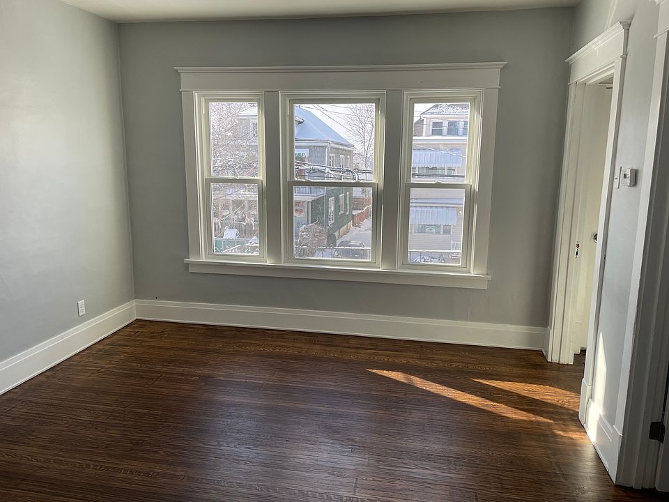 1st image of 115 Grove St #2