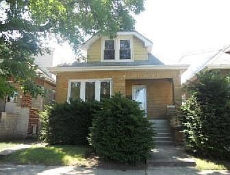 1st image of 3322 N Neenah Ave