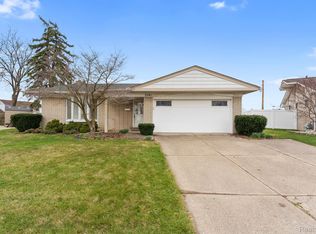 3341 Hickory Ct, Trenton, MI 48183