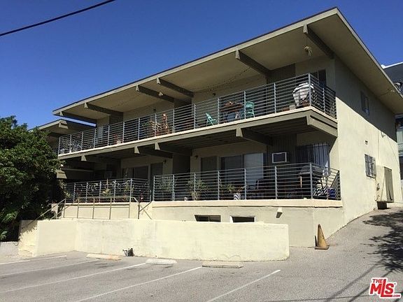 3rd image of 1048 Everett Pl