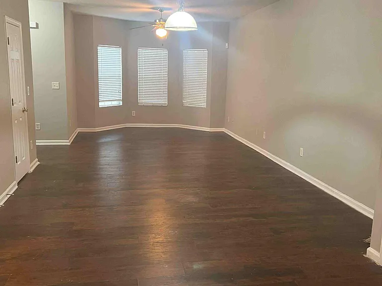 1566 Eastern Sunrise Ln #1566 — Photo 4
