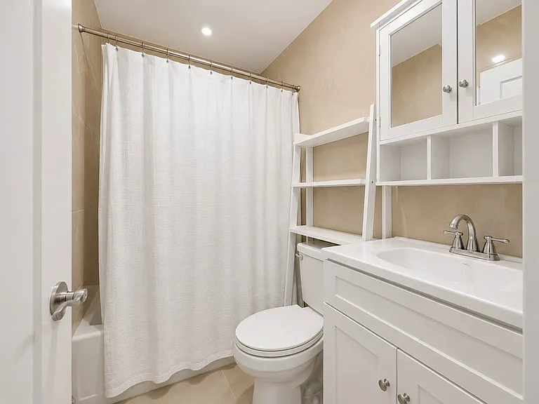 31 Aberdeen St #1R — Photo 9