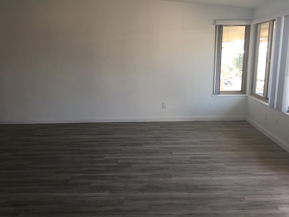Open concept dining area off of breakfast bar