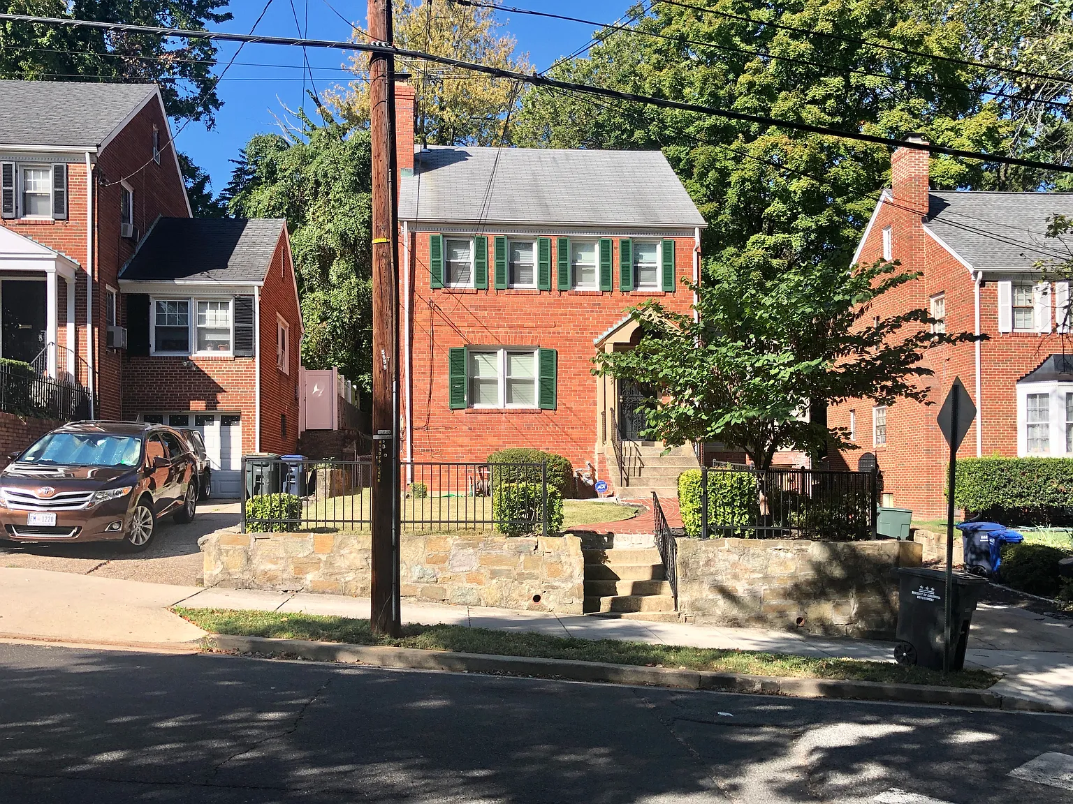 2129 32nd Pl SE photo 1