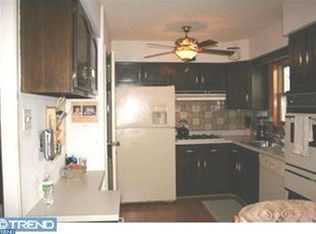 9995 Sandy Rd, Philadelphia, PA 19115