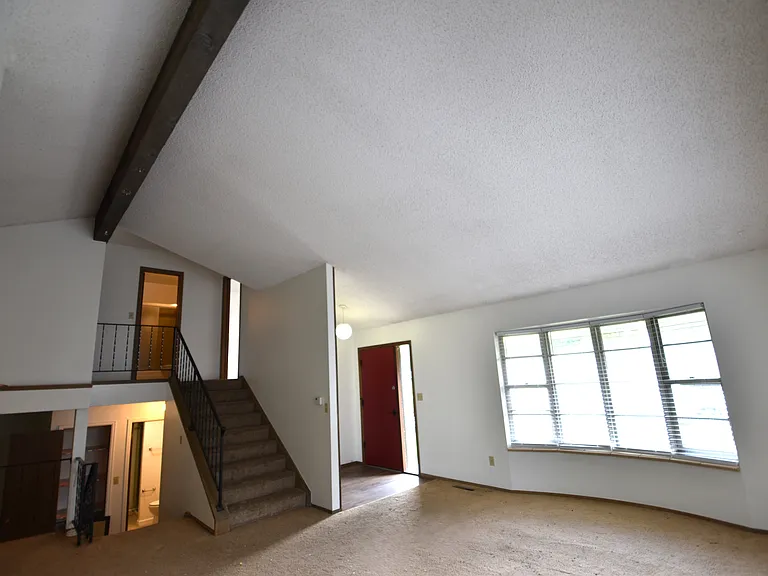 2643 Sherwood Cir — Photo 3