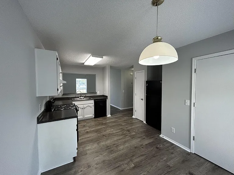 650 N Dixie Ave #A — Photo 12