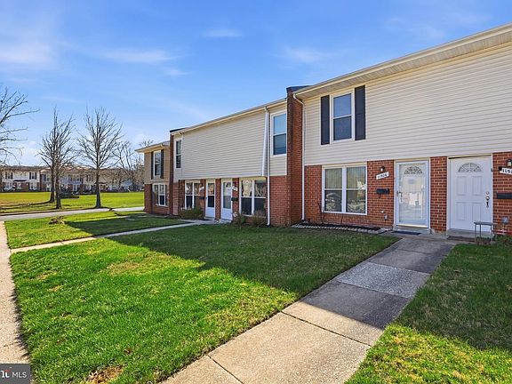 3rd image of 11506 Laurelwalk Dr