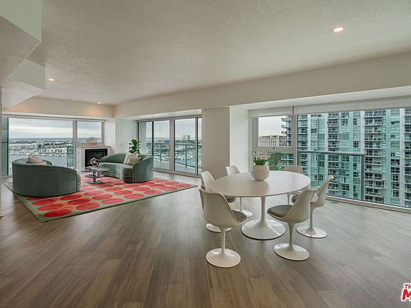 5th image of 13600 Marina Pointe Dr Unit 1611