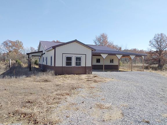 2nd image of 942 County Road 1650 N