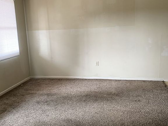 5th image of 37 Labrook Dr #12