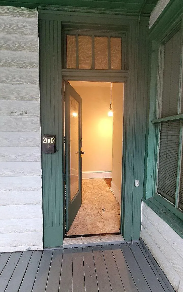 2 bed, 1250 sqft, $1,950 — Photo 4