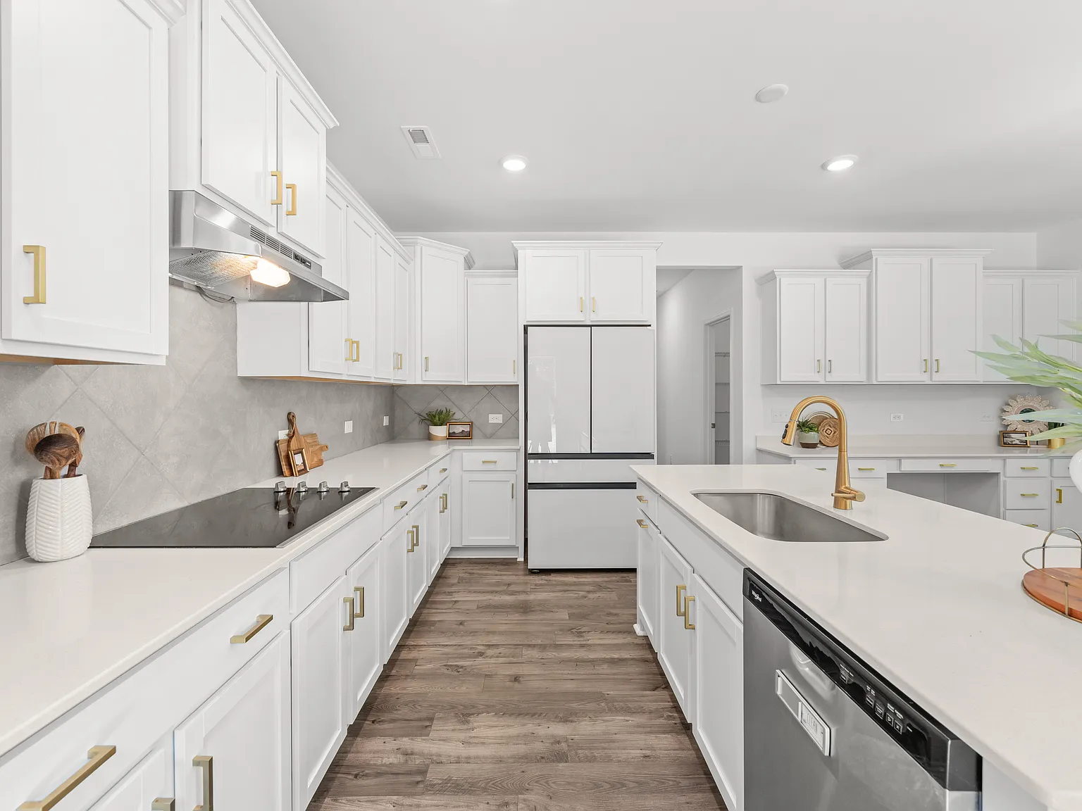 4 bed, 3666 sqft, $2,600 — Photo 4