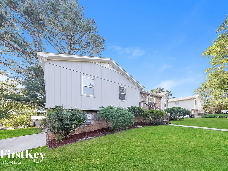 8263 Country Cir — Photo 1