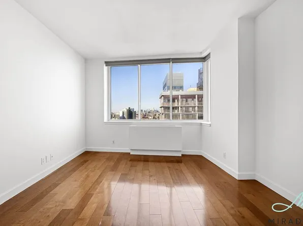 80 Dekalb Avenue image 8 of 24