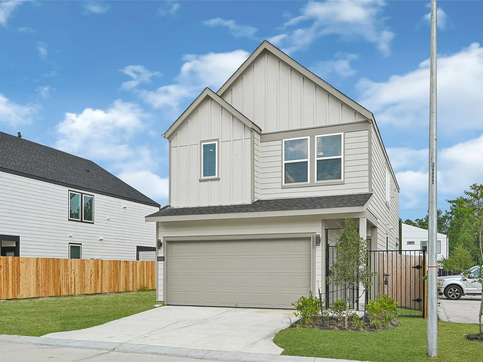 3 bed, 2.5 bath, $2,450 — Photo 2