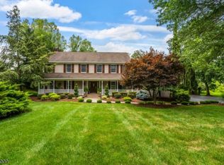 4 Uptom Pine Rd, Lebanon, NJ 08833