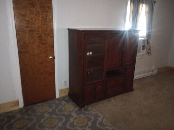 4th image of 619 Owen Dr