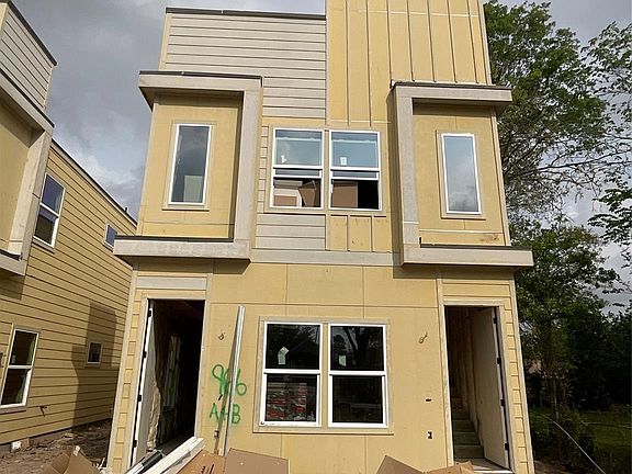 3rd image of 966 & 968 Laney Rd #A & B