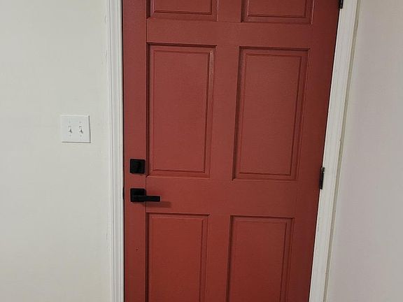 4th image of 204 Miami Ave