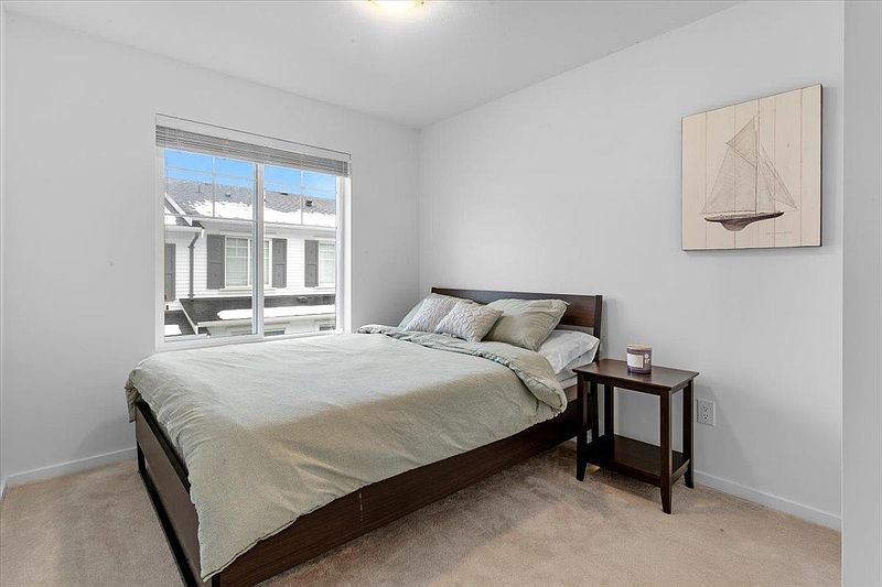 Surrey Townhouse for rent - 4 Bedrooms — photo 3