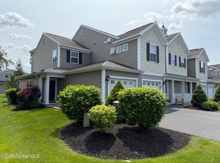 35 Governor Cir, Albany, NY 12208