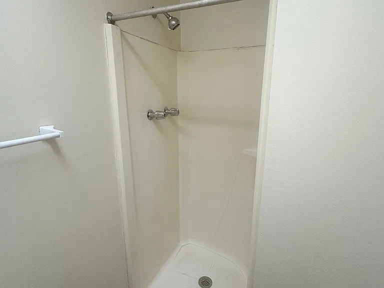 Chimney Creek Apartments — Photo 12