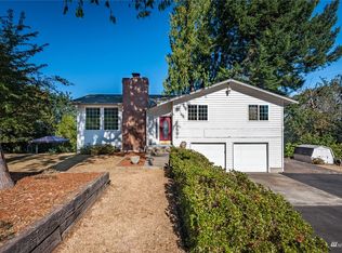 852 Chapman Rd, Castle Rock, WA 98611