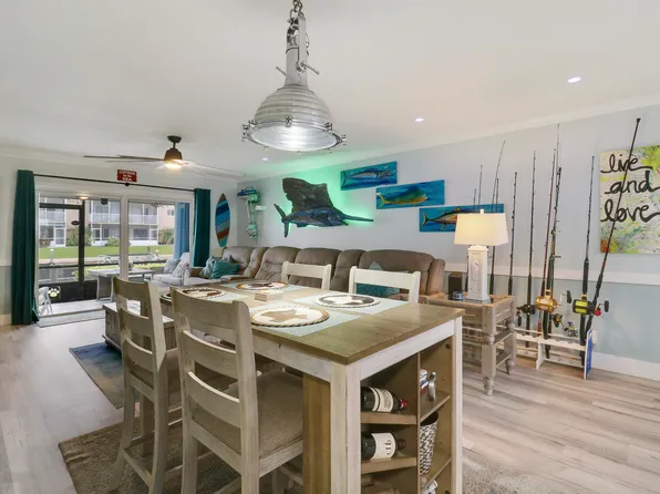 124 Shore Court #108, North Palm Beach, FL 33408