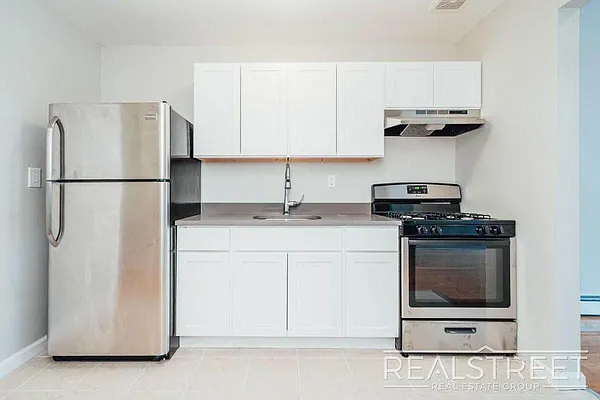 Rented by Real Street Inc | media 4