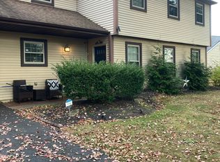 25 Heather Valley Rd, Holland, PA 18966