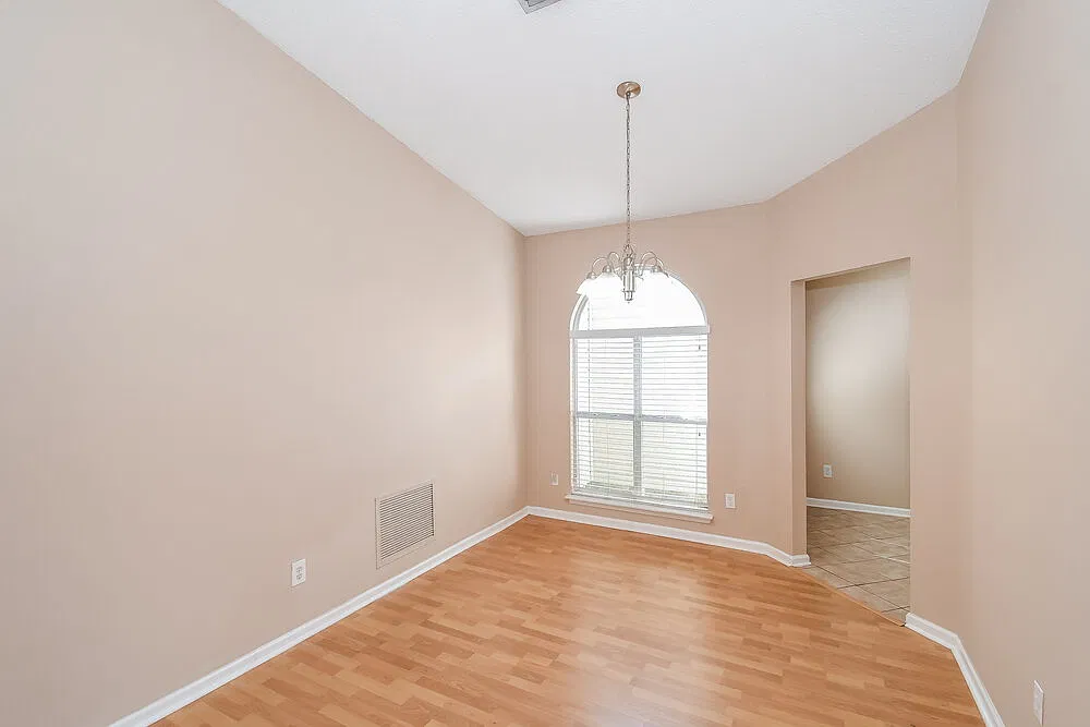 3 bed, 2.0 bath, 1482 sqft, $2,040 — Photo 4